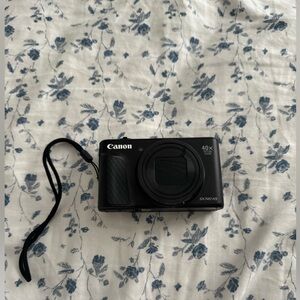Canon SX740 HS Black Digital Camera
